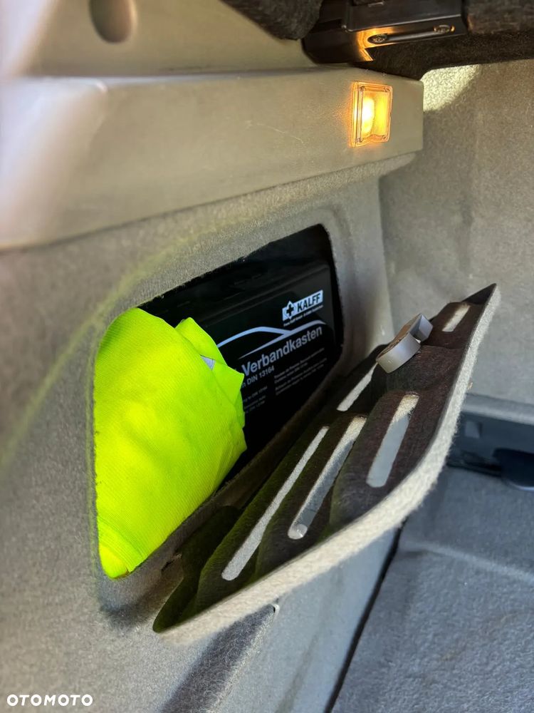 Renault Scenic 1.9 dCi FAP Avantage - 12