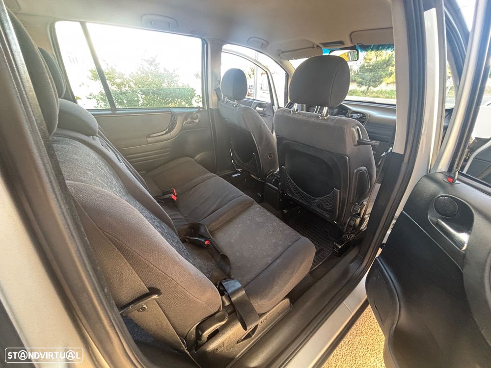 Opel Zafira 2.0 DTi - 27