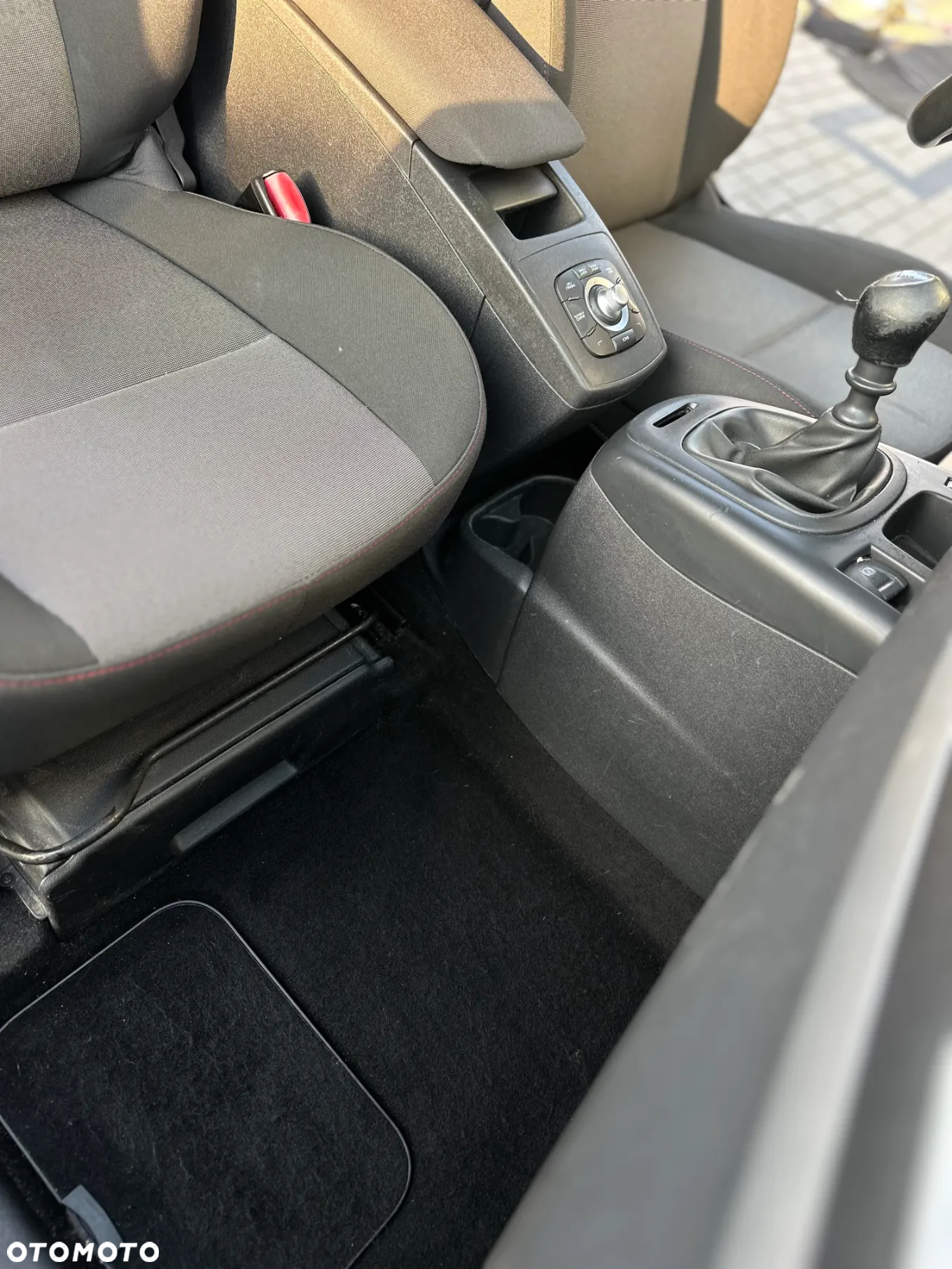 Renault Grand Scenic - 13