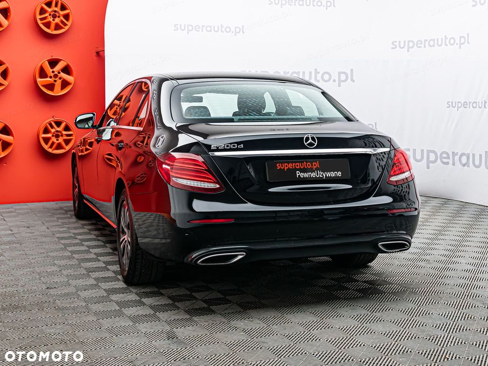 Mercedes-Benz Klasa E - 27
