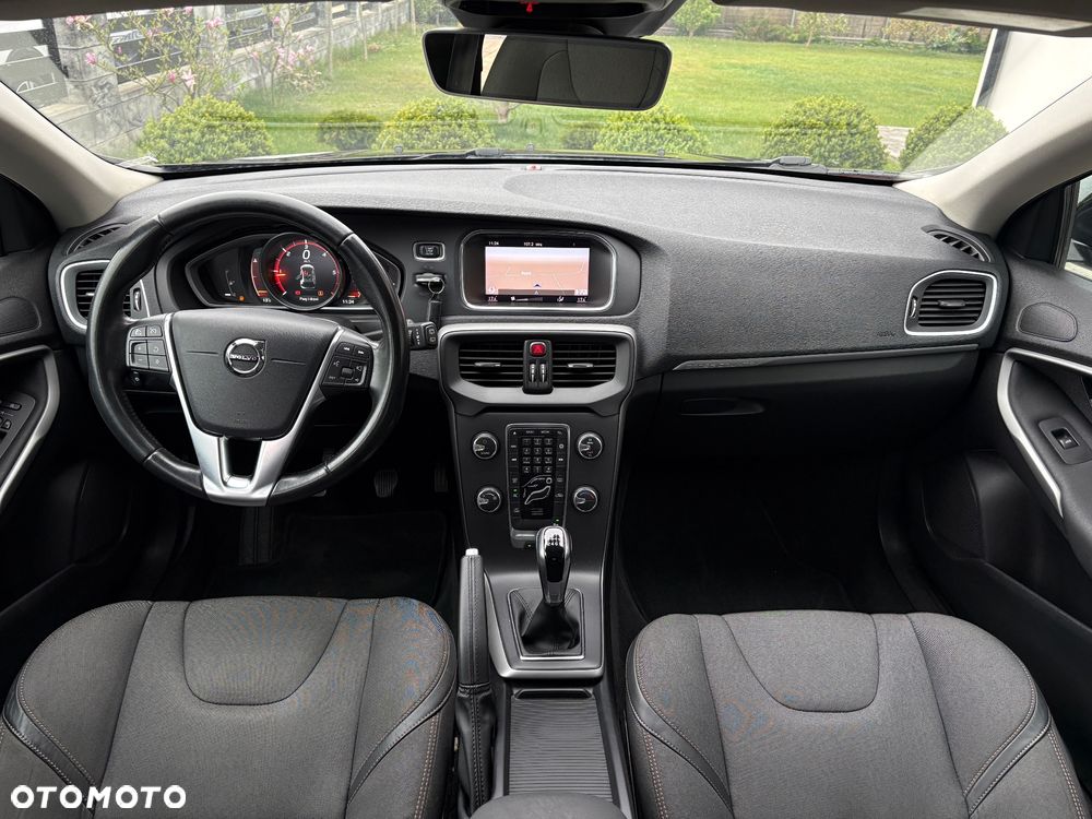 Volvo V40 Cross Country D2 Momentum - 13