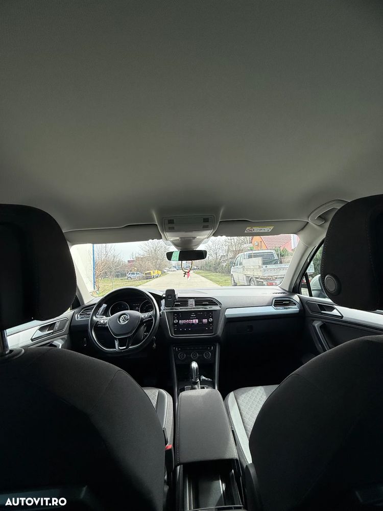 Volkswagen Tiguan - 11