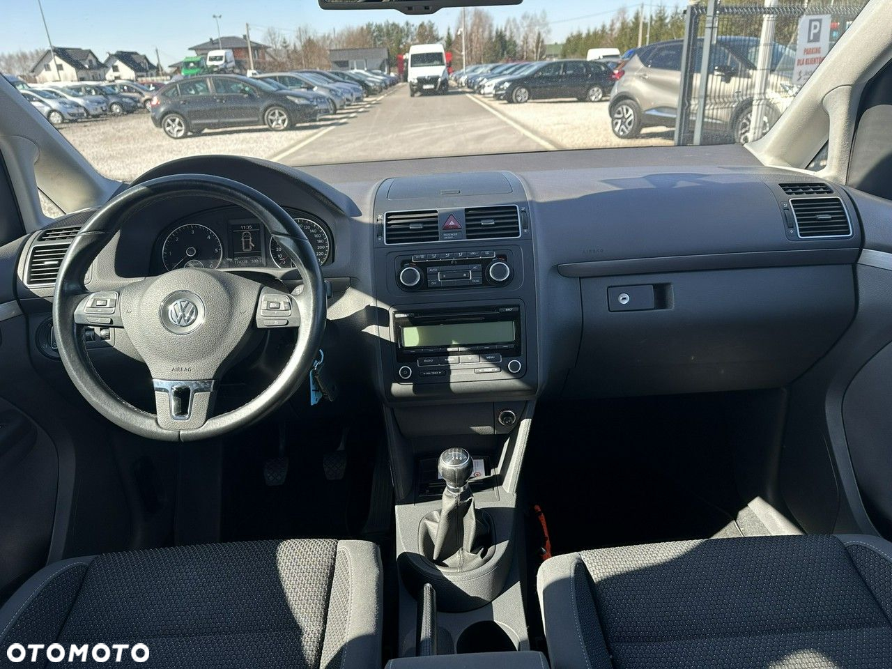 Volkswagen Touran - 12