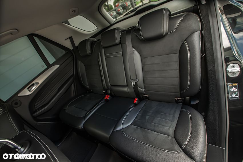 Mercedes-Benz ML - 12