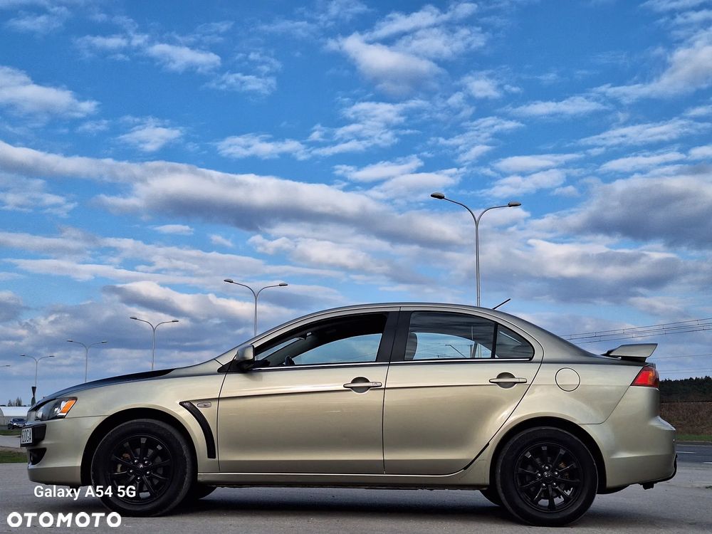 Mitsubishi Lancer 1.8 Invite - 1