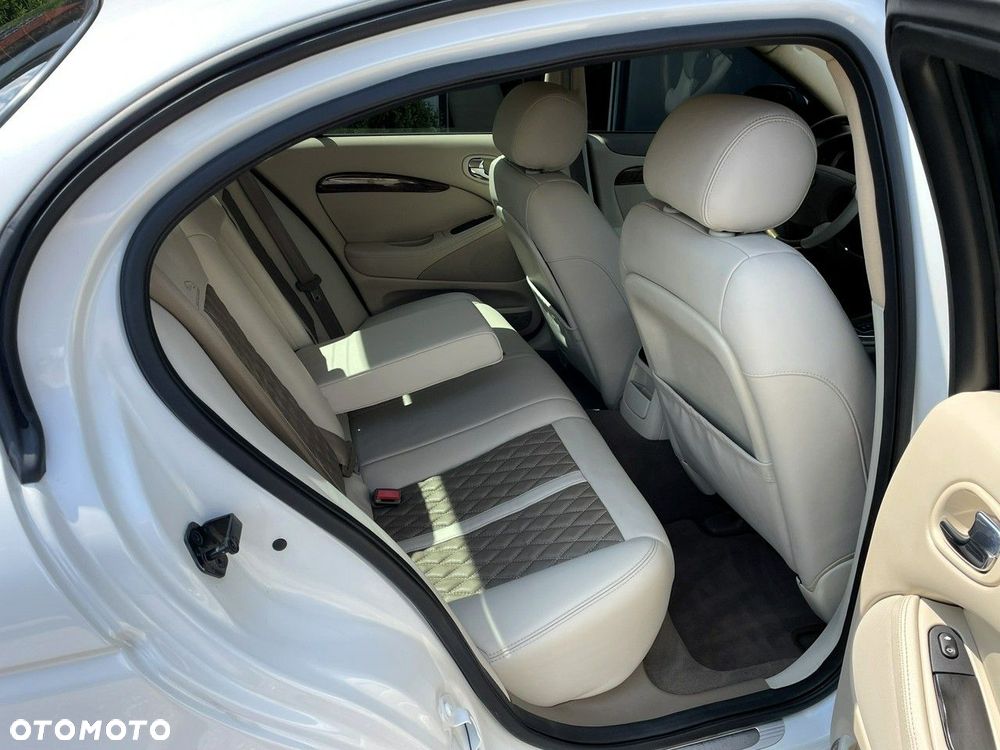 Jaguar S-Type - 33