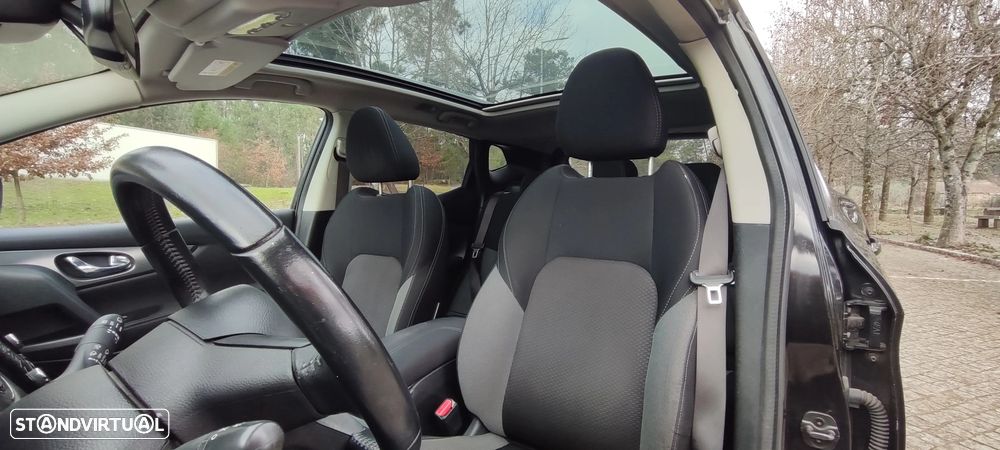 Nissan Qashqai 1.5 dCi N-Connecta Business - 29