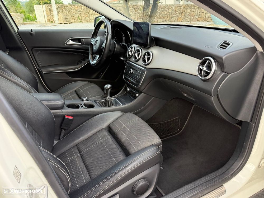 Mercedes-Benz GLA 180 d Style - 16