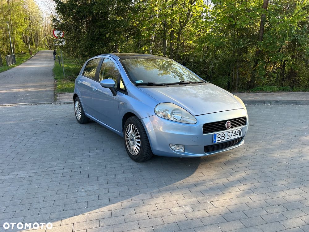 Fiat Grande Punto Actual 1.4 8V Estiva Blue&Me - 23