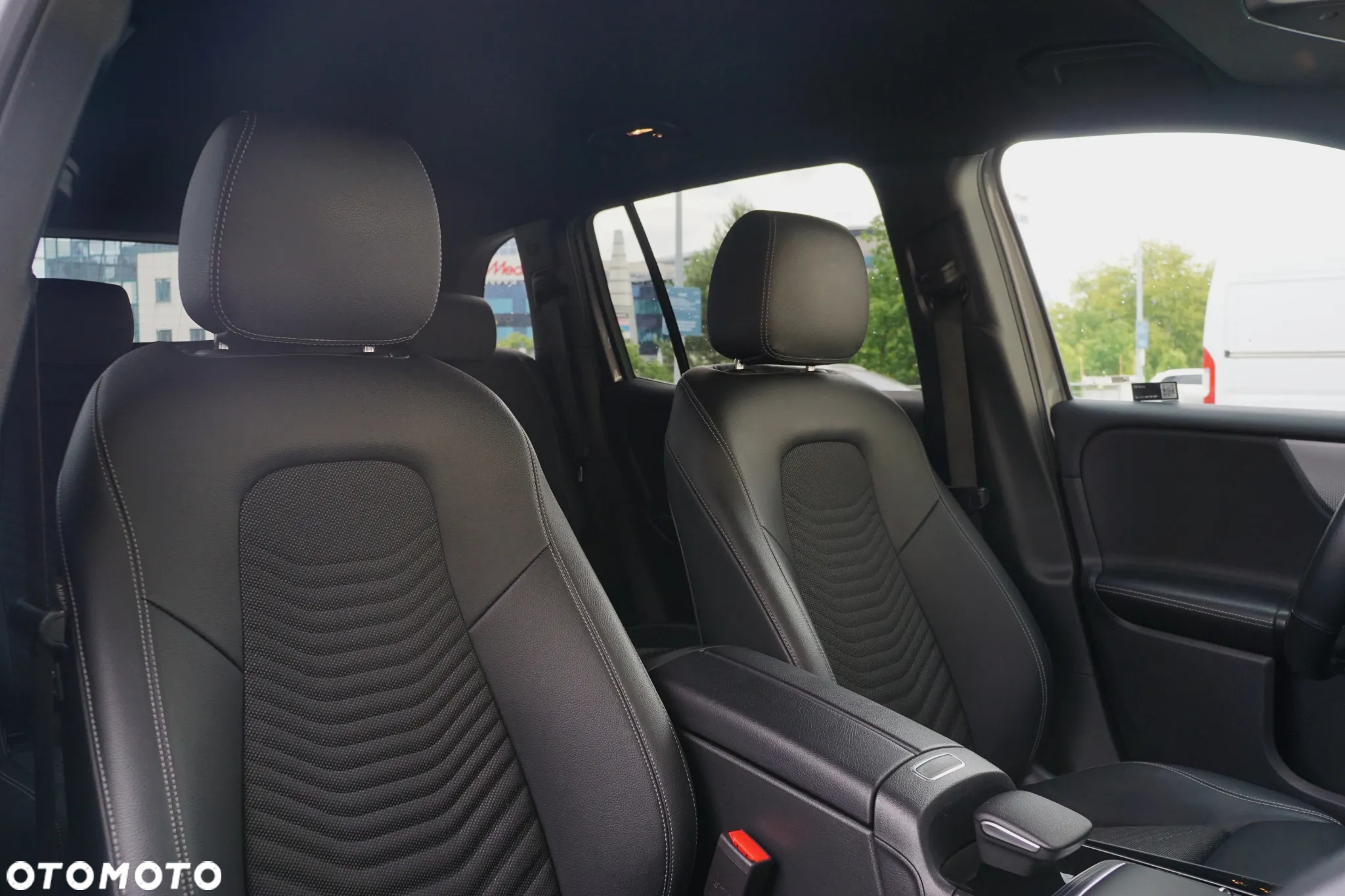 Mercedes-Benz GLB 200 7G-DCT - 16