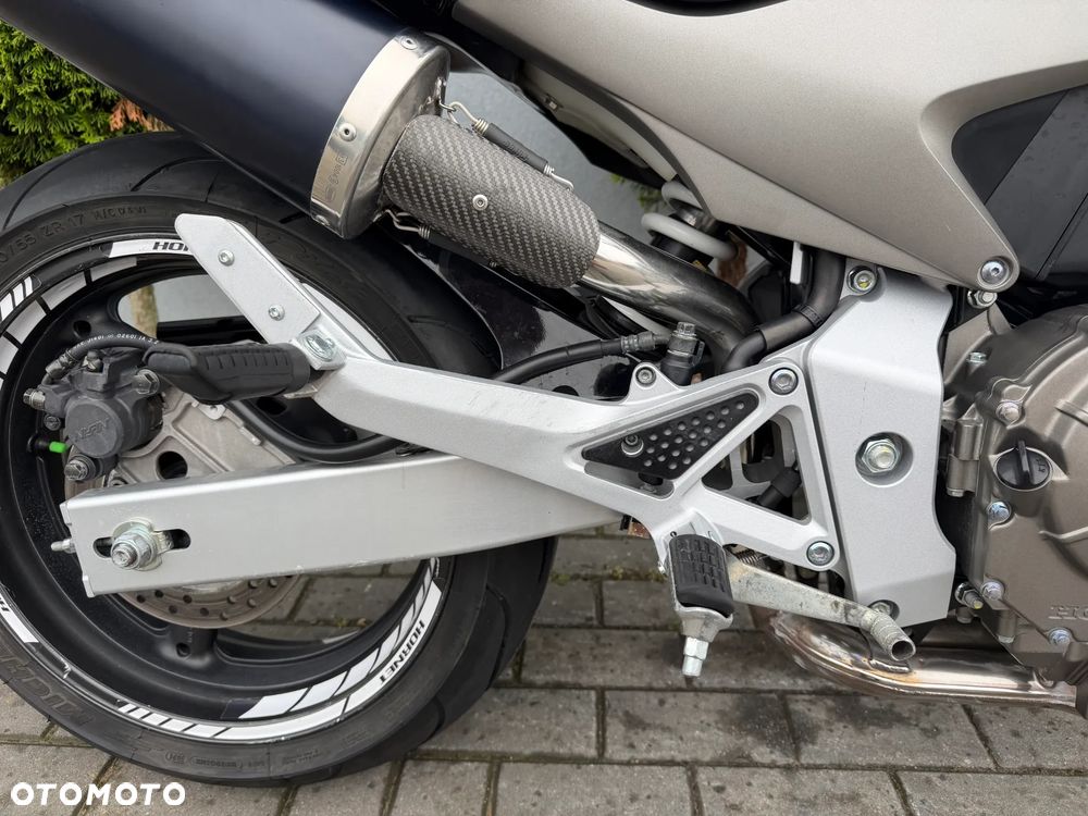 Honda Hornet - 18