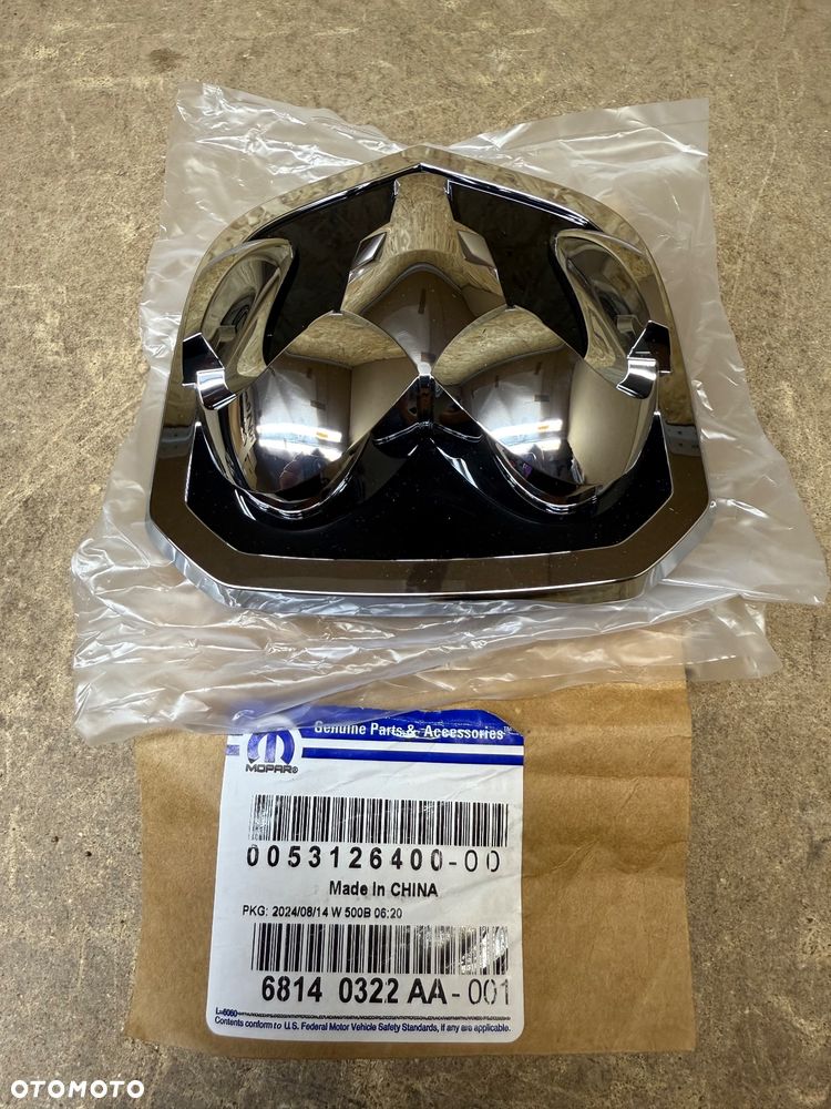 DODGE RAM 1500 IV LIFT 2014 - EMBLEMAT ZNACZEK ATRAPY ORYGINAŁ 68140322AA - 2