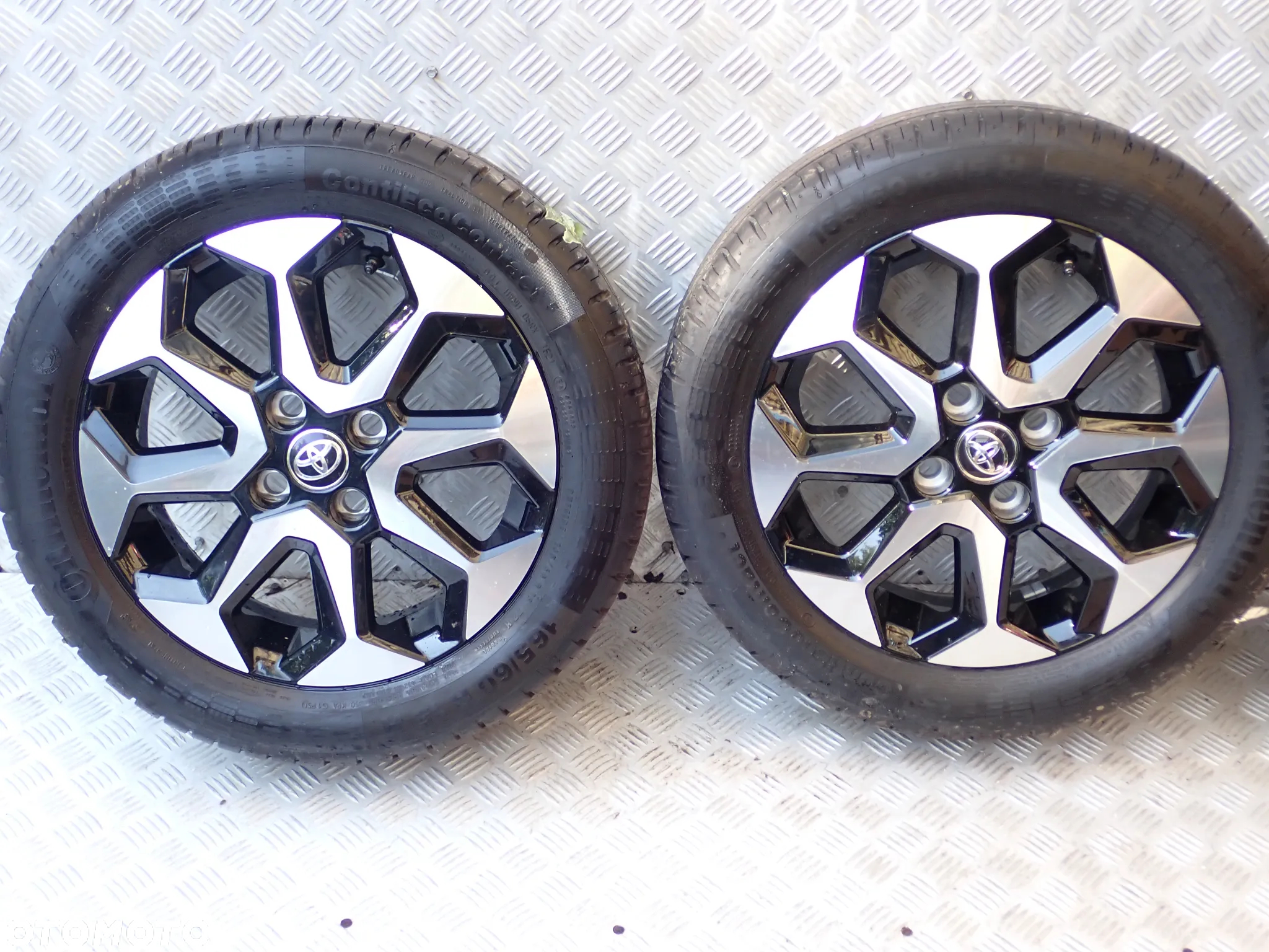 KOŁA FELGI ALUMINIOWE TOYOTA AYGO II  4,5JX15  ET 35  4X100  42611-0H050  Z OPONAMI LATO 165/60/15  2200 ZŁ - 3