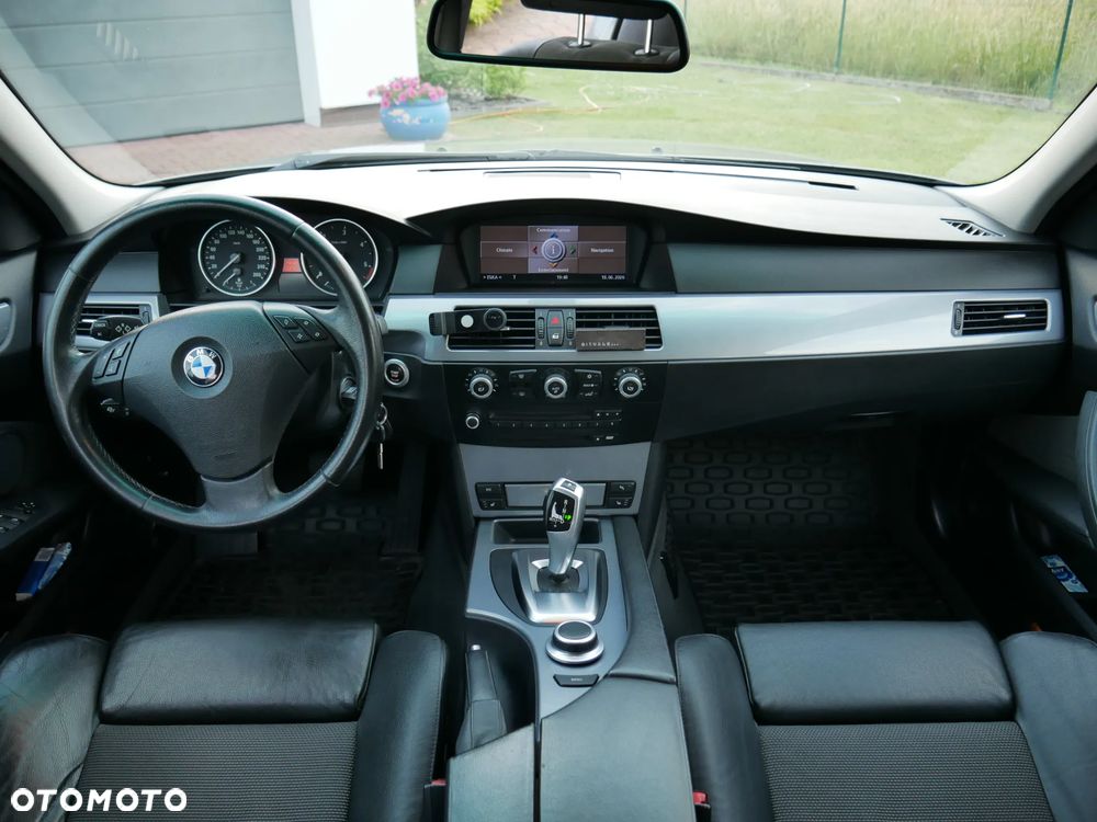 BMW Seria 5 525d - 11