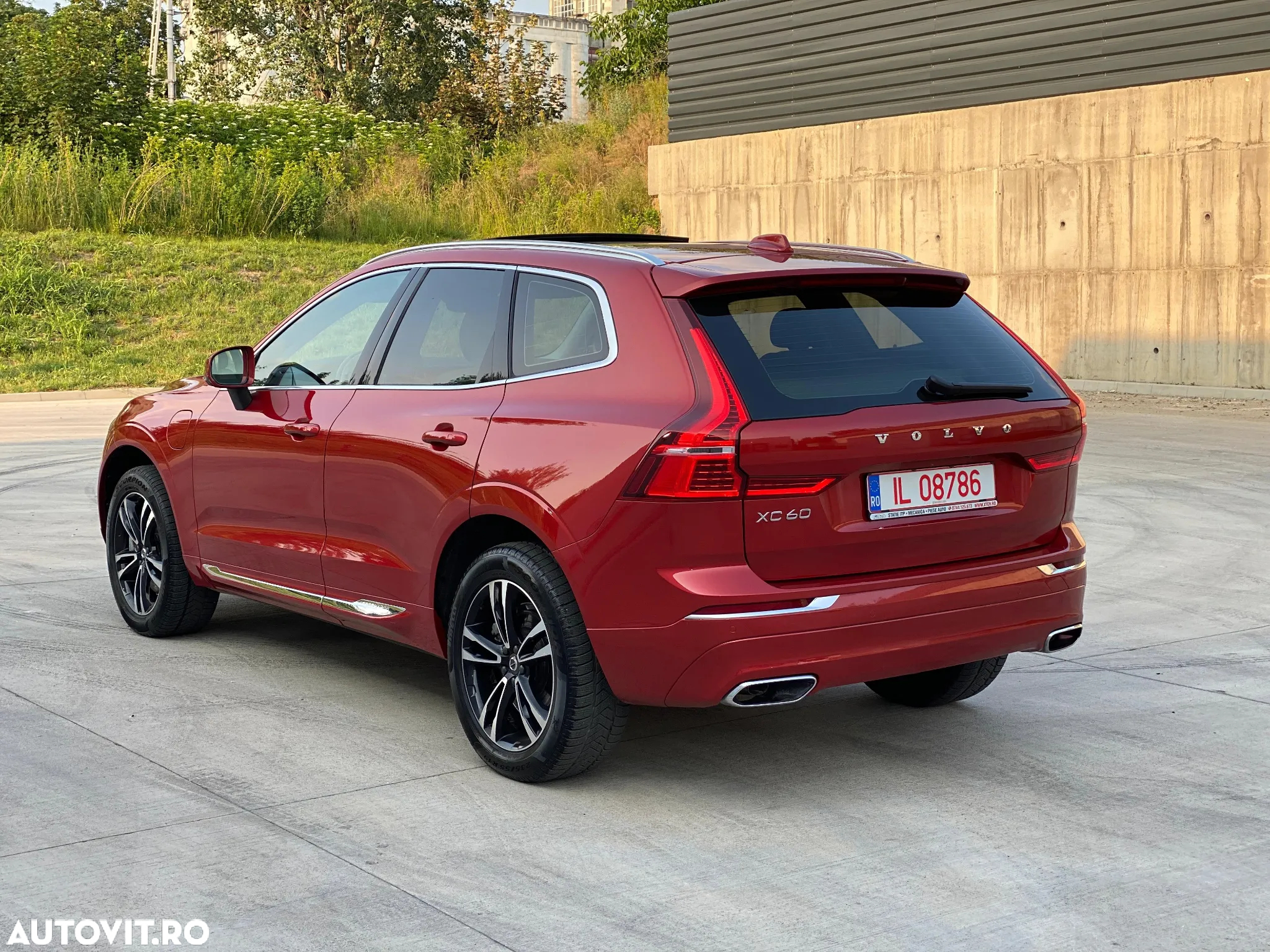 Volvo XC 60 T6 AWD Recharge Geartronic Inscription - 4