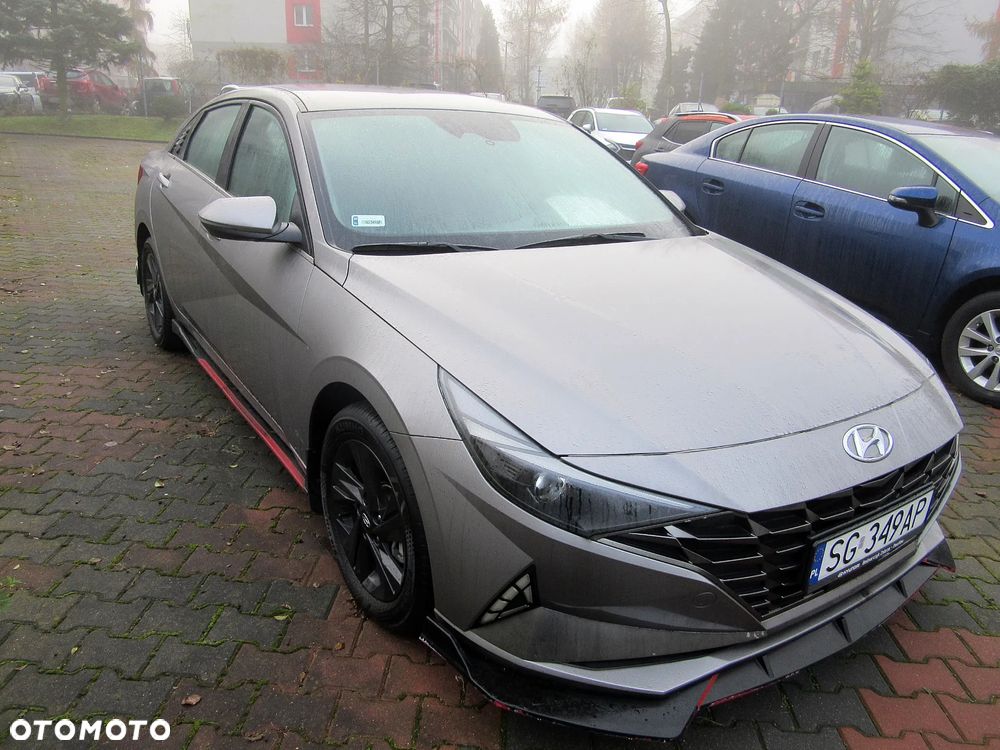 Hyundai Elantra - 4