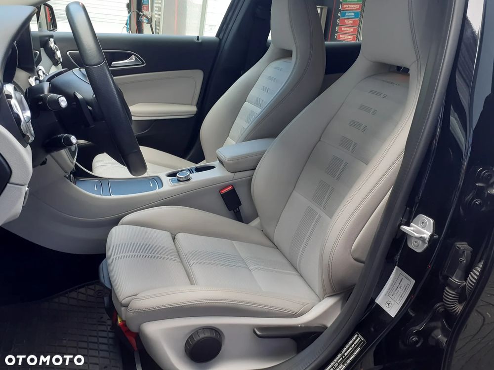 Mercedes-Benz GLA - 23