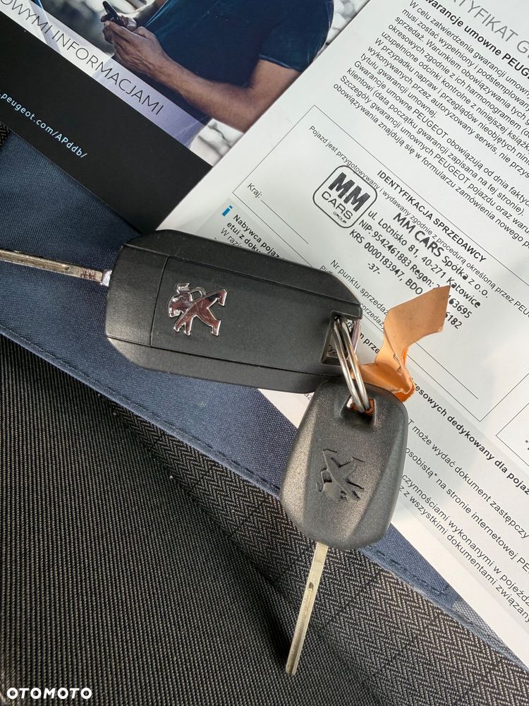 Peugeot 208 - 25