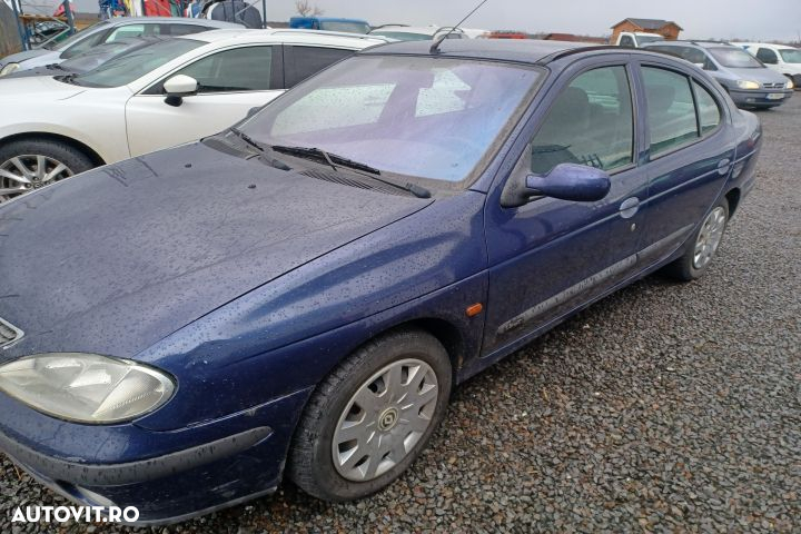 Radio cd 7700434422 Renault Megane 1 (facelift)  [din 1999 pana  2003] Classic Sedan 1.9 dCi MT (10 - 5
