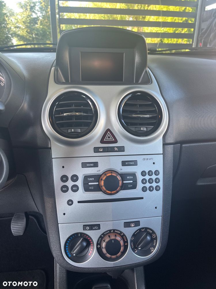 Opel Corsa 1.2 16V Cosmo - 10