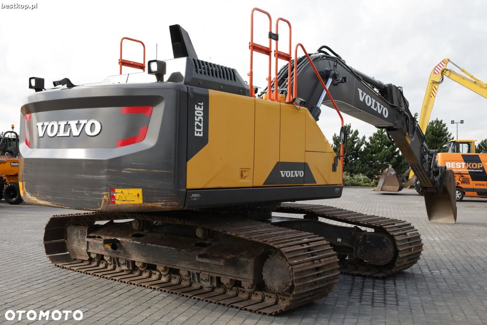Volvo EC250EL - 35
