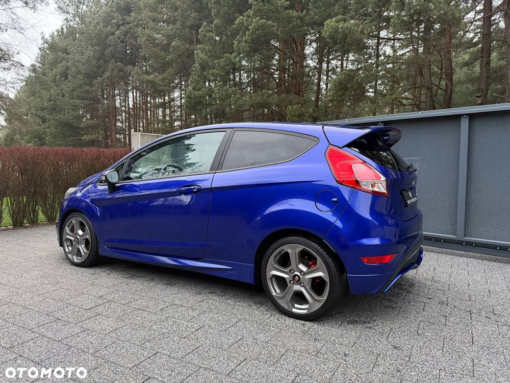 Ford Fiesta 1.6 EcoBoost ST - 16