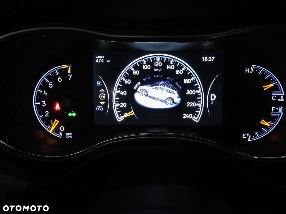 Jeep Grand Cherokee - 14