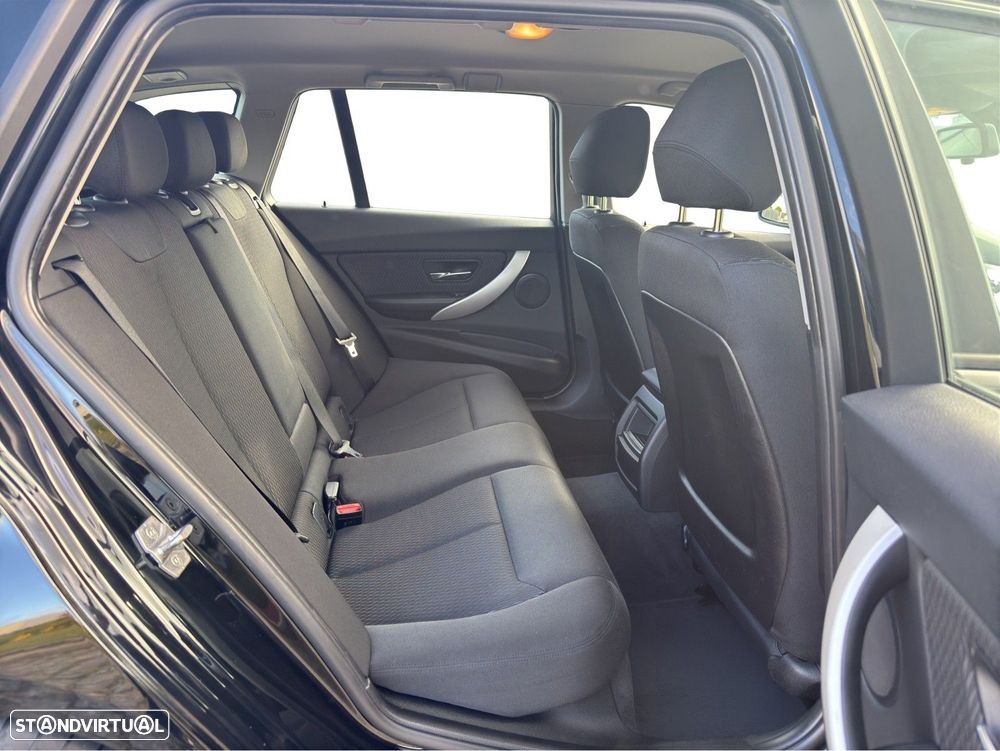 BMW 318 d Touring Auto - 16