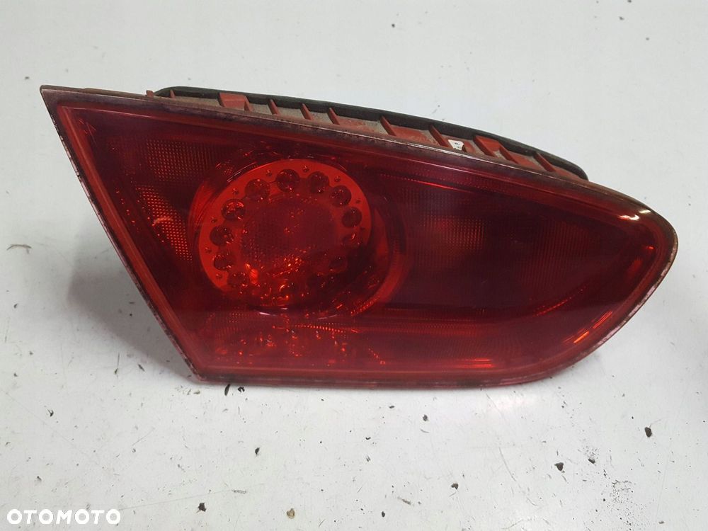 SEAT LEON 2 II 1P LIFT 09-12r LAMPA KLAPY LEWA TYŁ EUROPA 1P0945093F - 1