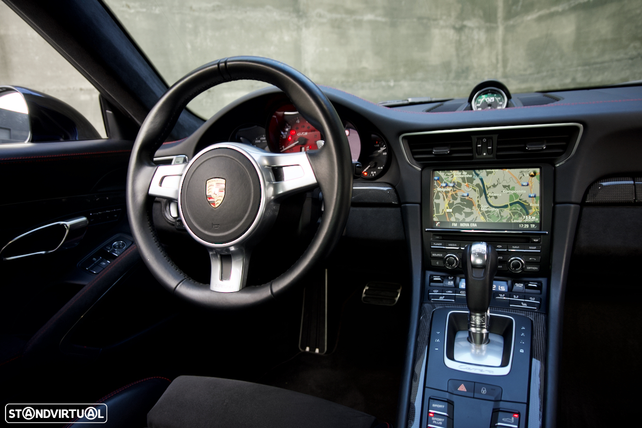 Porsche 911 (991) Carrera 4 GTS PDK - 31