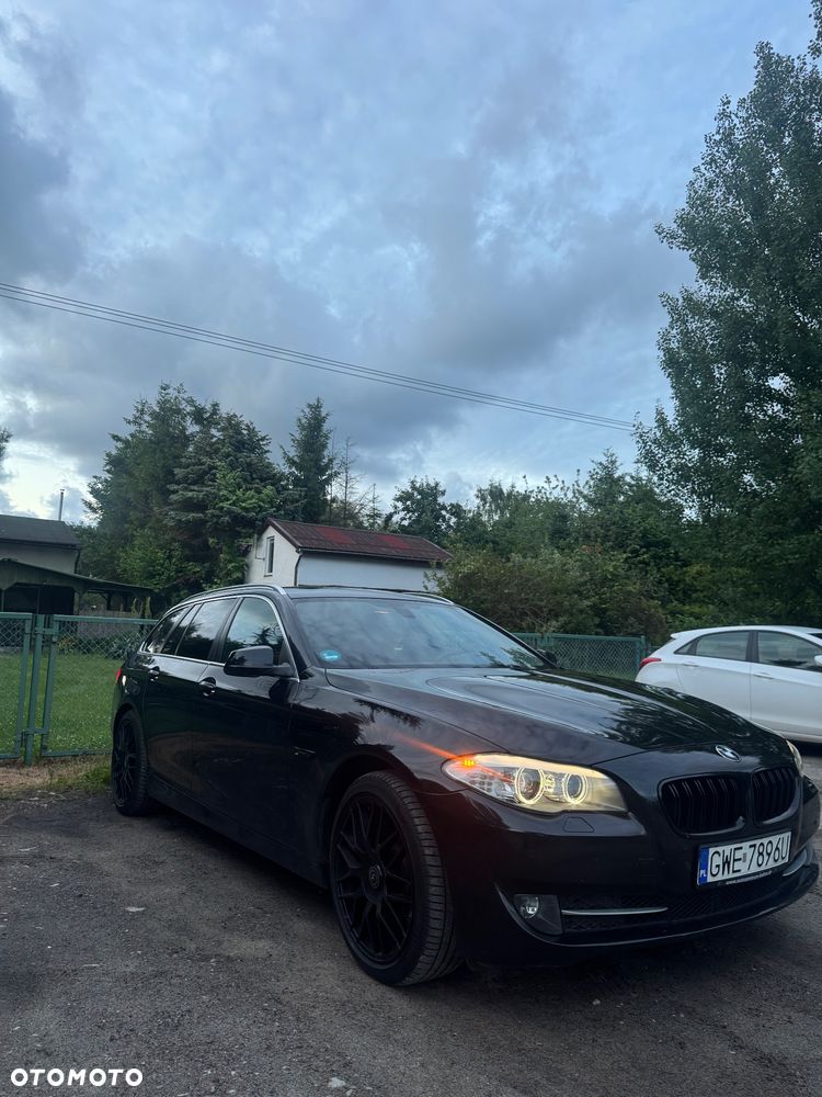 BMW Seria 5 525d xDrive - 8