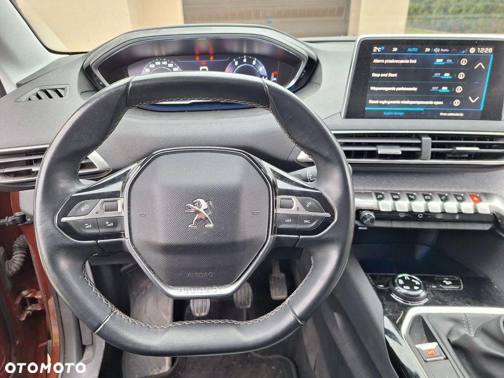 Peugeot 3008 1.2 PureTech Allure S&S - 14