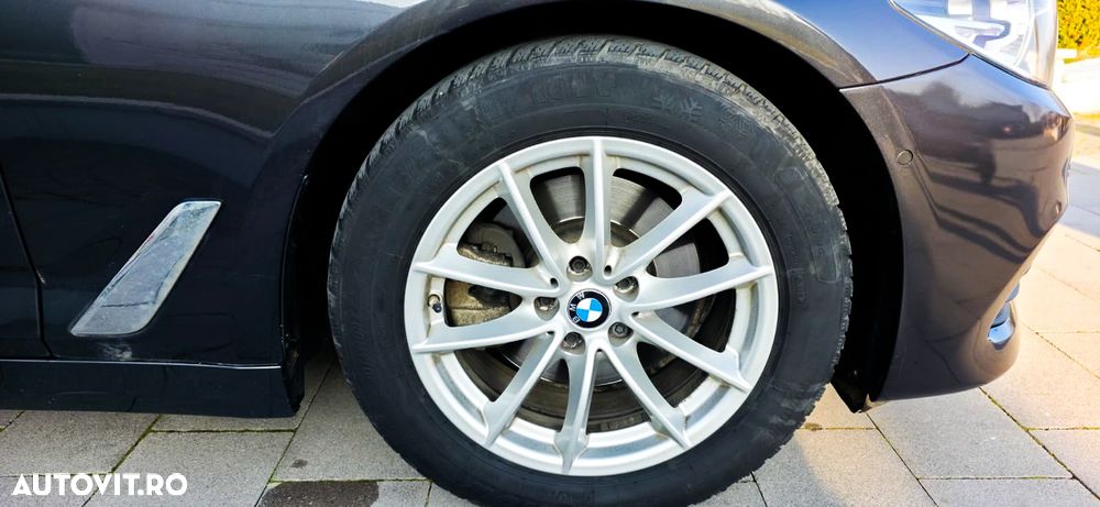 BMW Seria 5 520d xDrive AT - 17