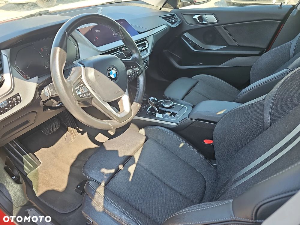 BMW Seria 2 218i - 10