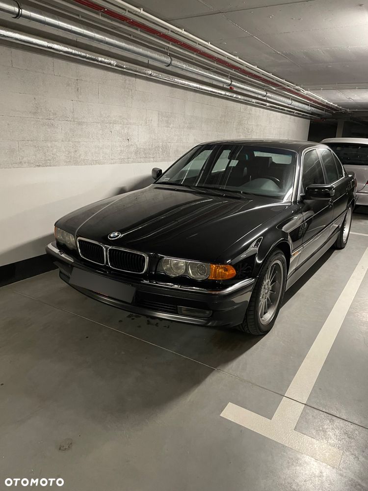 BMW Seria 7 740i - 1