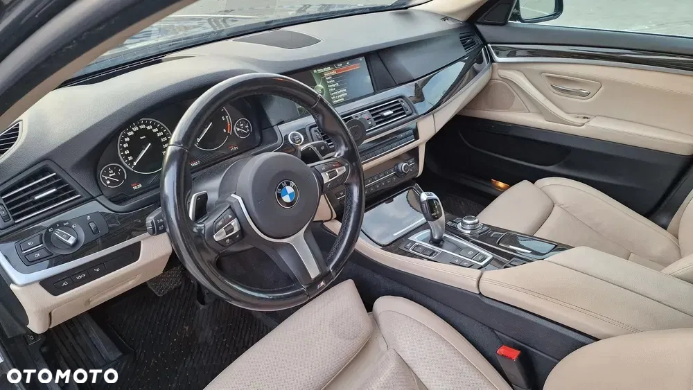BMW Seria 5 525d xDrive - 2