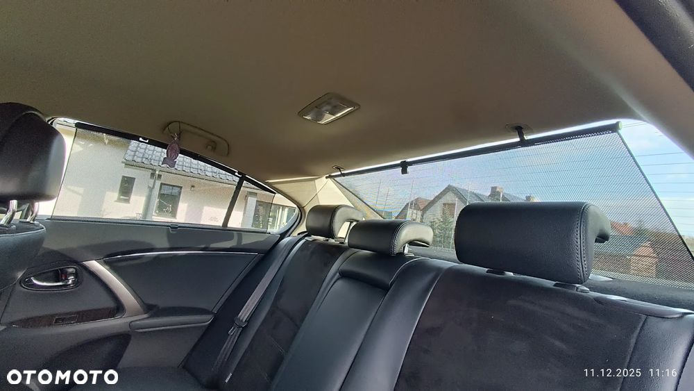 Toyota Avensis 1.8 Premium - 33