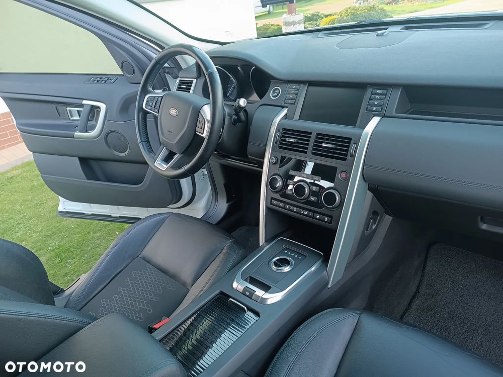 Land Rover Discovery Sport 2.0 D180 R-Dynamic HSE - 13
