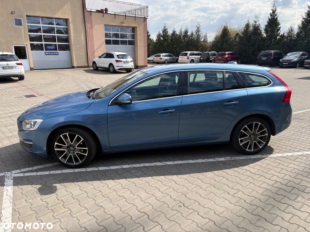 Volvo V60 D4 Drive-E Momentum - 3
