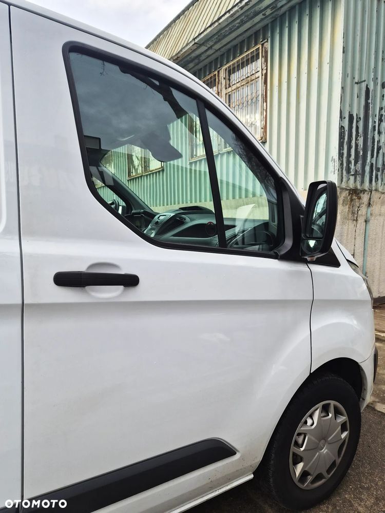 Ford TRANSIT CUSTOM - 19