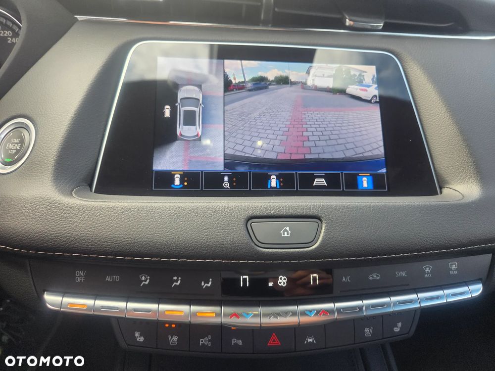 Cadillac XT4 350T AWD Premium Luxury - 17