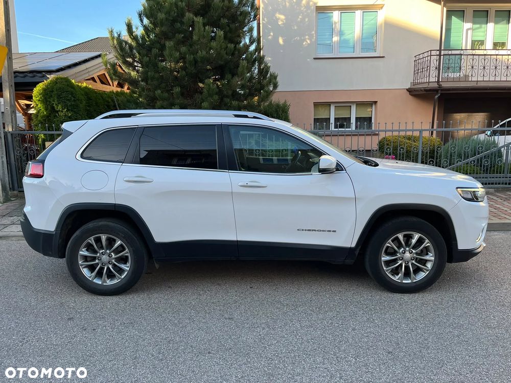 Jeep Cherokee - 4