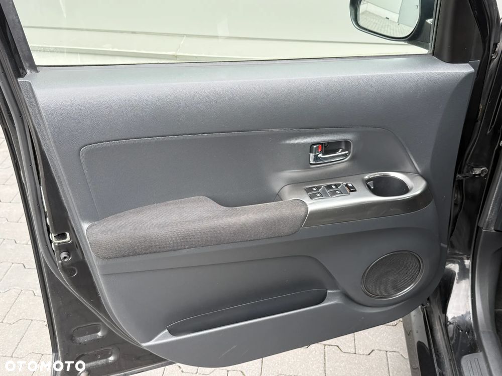 Daihatsu Materia - 9