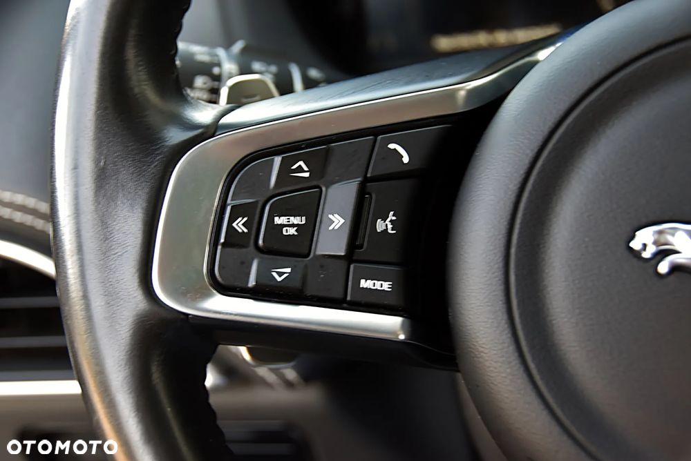 Jaguar F-Pace 2.0 i4P AWD R-Sport - 35