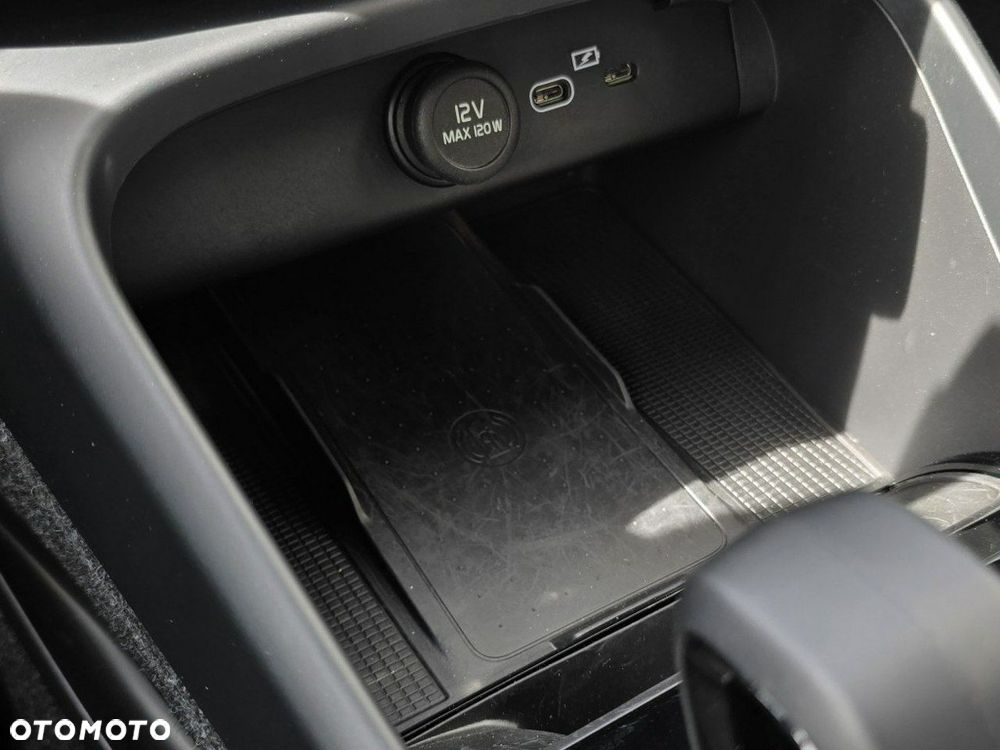 Volvo XC 40 B3 B DKG Plus Black Edition - 19