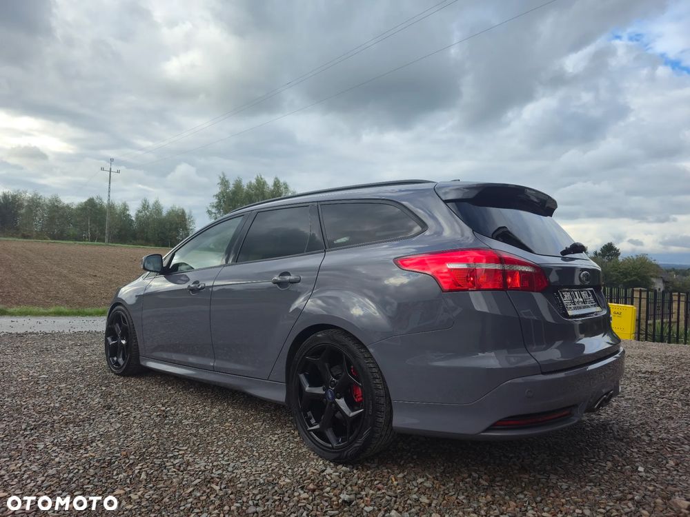 Ford Focus 2.0 EcoBoost ST - 21