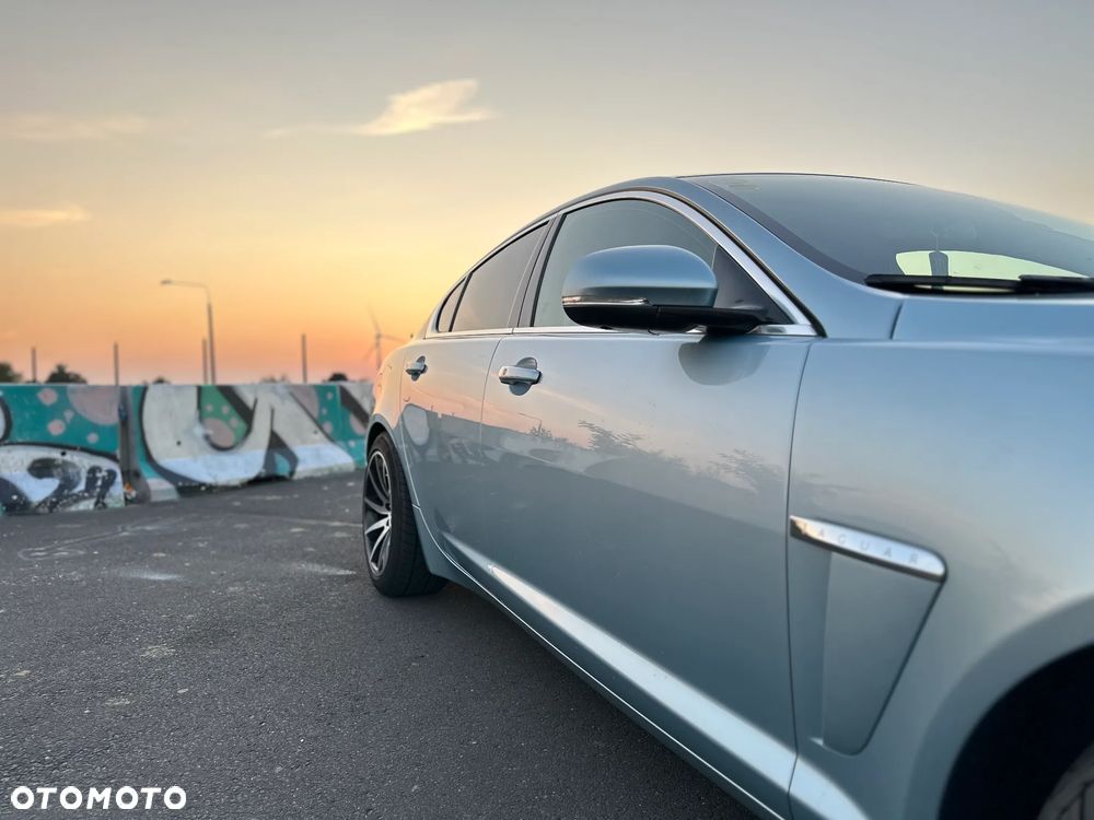 Jaguar XF 3.0 V6 D Luxury - 10