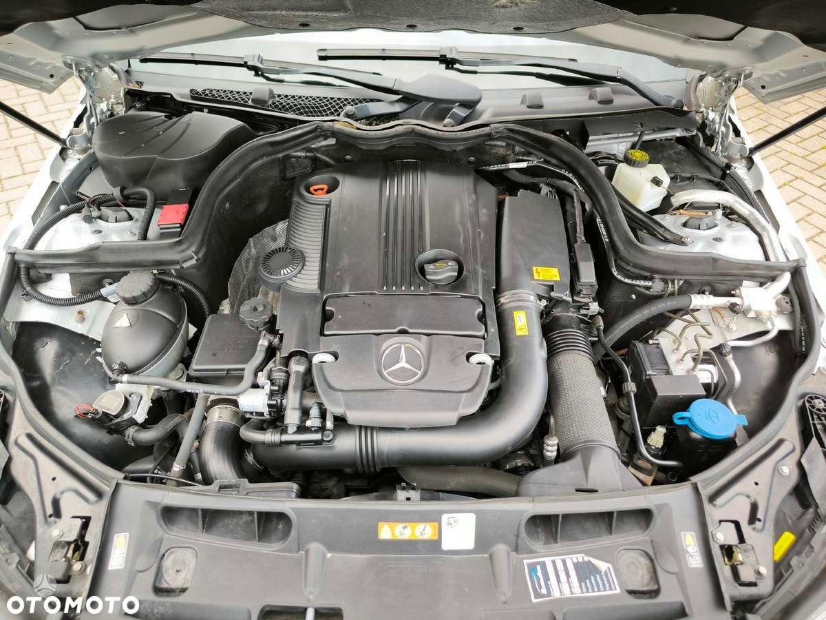 Mercedes-Benz Klasa C 180 Coupe BlueEFFICIENCY 7G-TRONIC Edition 1 - 25