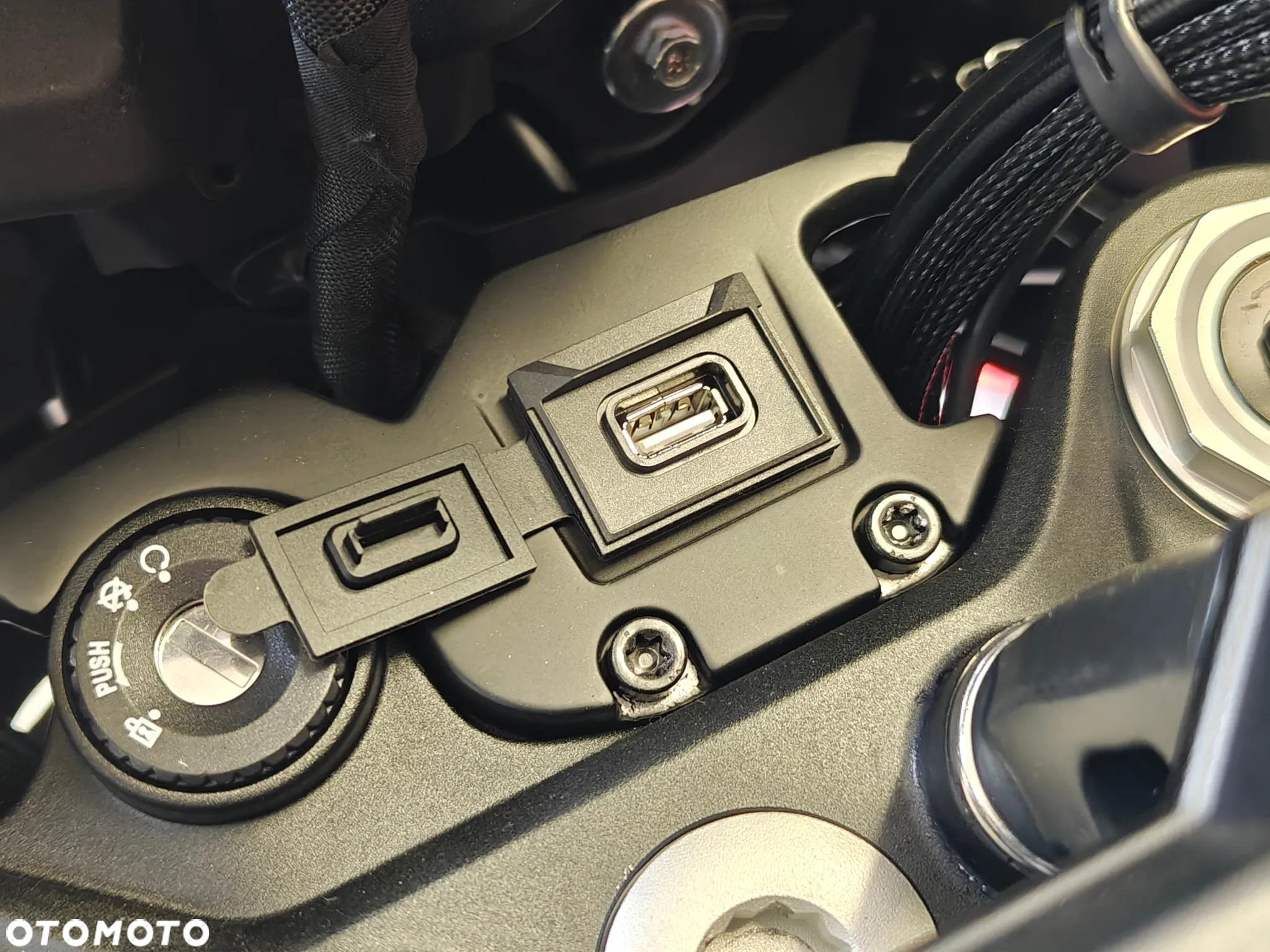 QJMOTOR 900 SX - 11
