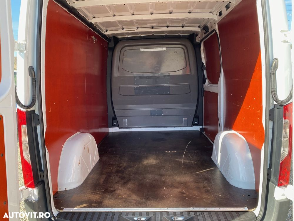Mercedes-Benz SPRINTER - 11